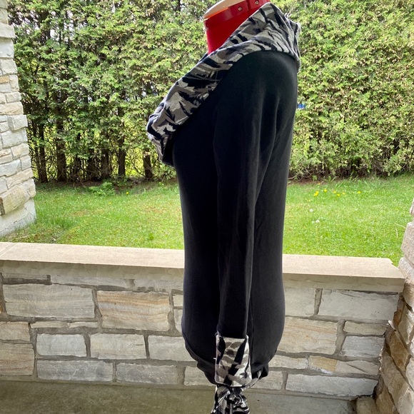 A sweater from a designer at Sherbrooke, Vilaine. - Picture 2 of 6